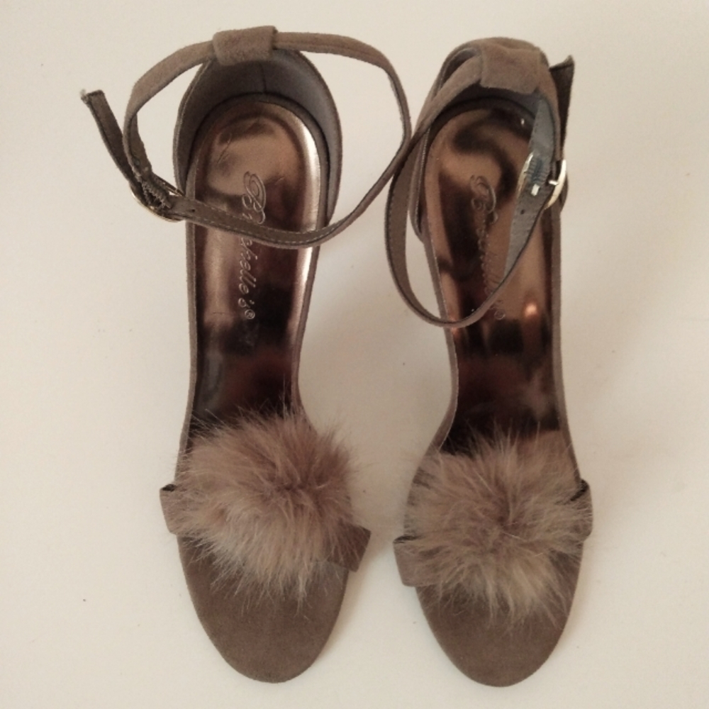 Breckelle Brown Faux Suede Faux Fur Ankle Toe Strap 4" Heels sz 7.5